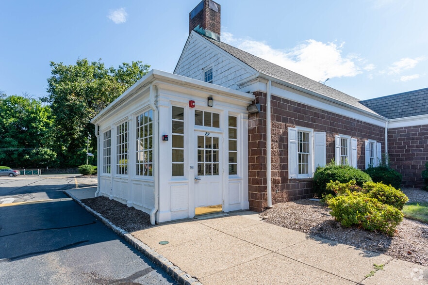 More Photos Of 27 Bloomfield Ave, North Caldwell Medical For Sale