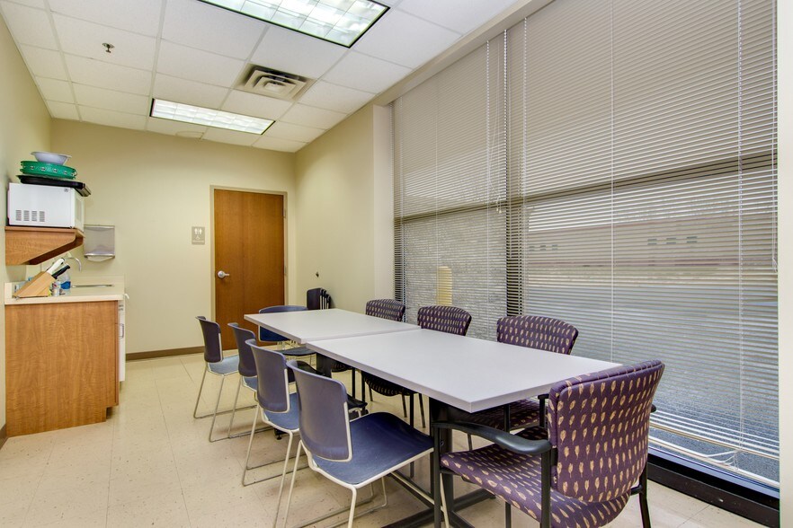 More Photos Of 7201-7245 University Ave NE, Fridley Medical For Lease