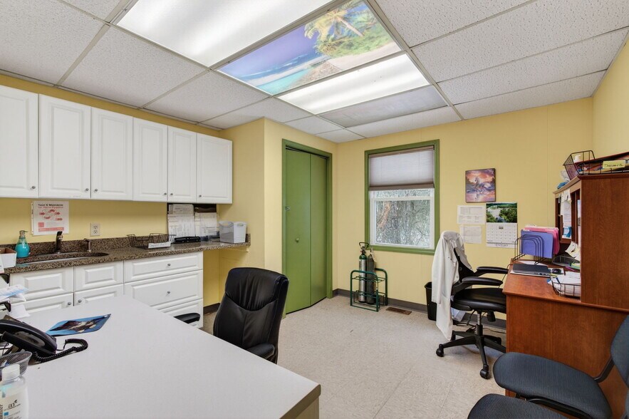More Photos Of 301 Hurley Ave, Kingston Office For Sale