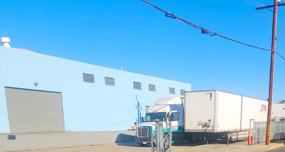 More Photos Of 2645 Yates Ave, Commerce Distribution For Lease