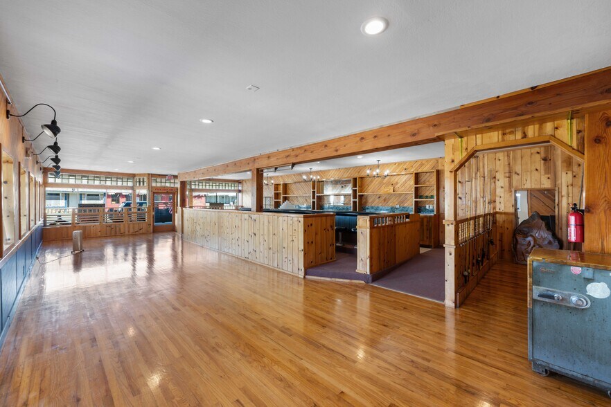 More Photos Of 267 W Sixth St, Port Orford Storefront Retail Residential For Sale