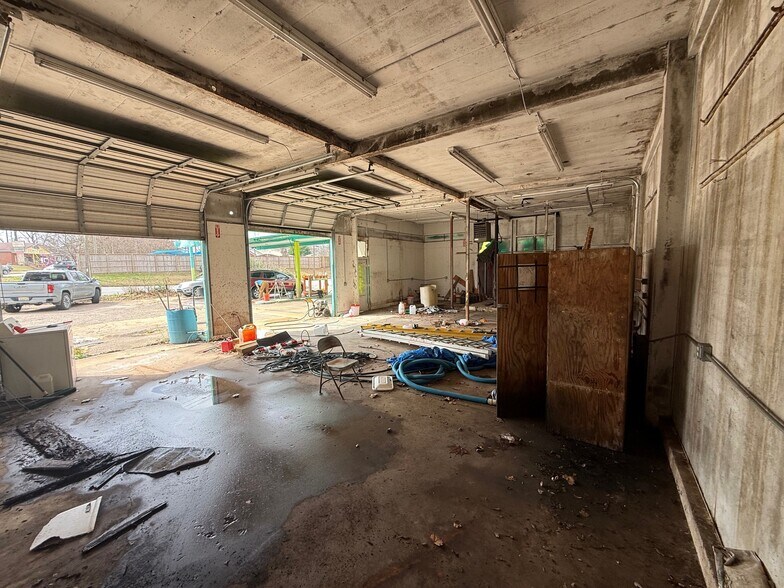 More Photos Of 614 S 7th St, Opelika Auto Repair For Sale