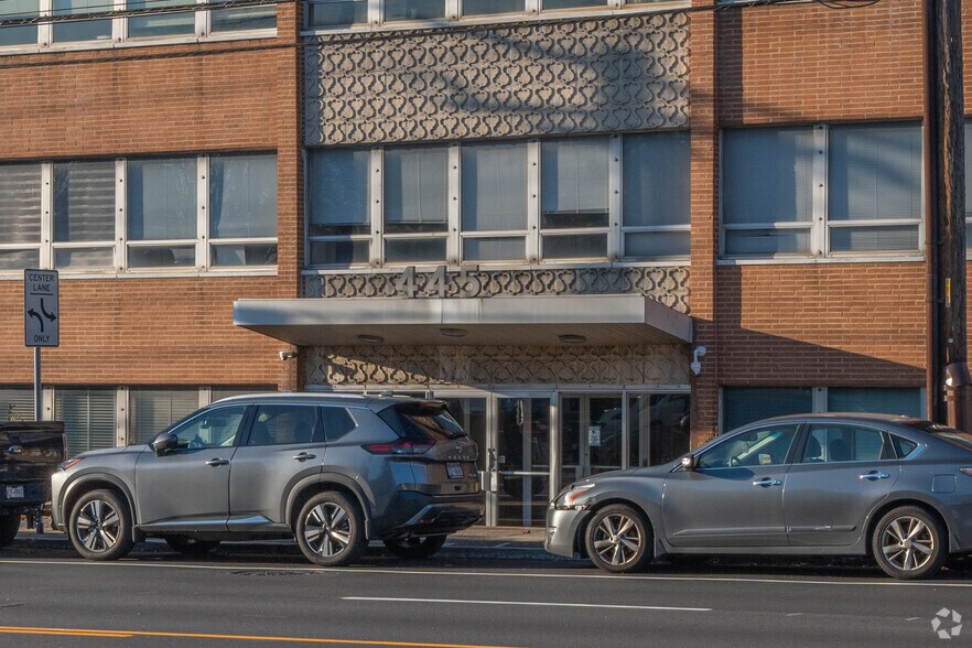 More Photos Of 445 Northern Blvd, Great Neck Unknown For Lease