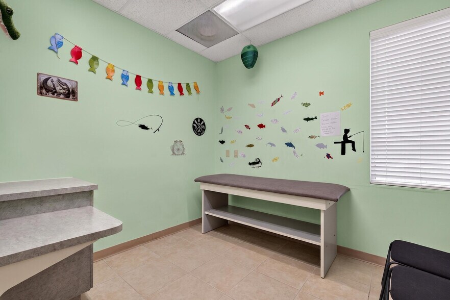 More Photos Of 1801 Salk Ave, Tavares Medical For Sale