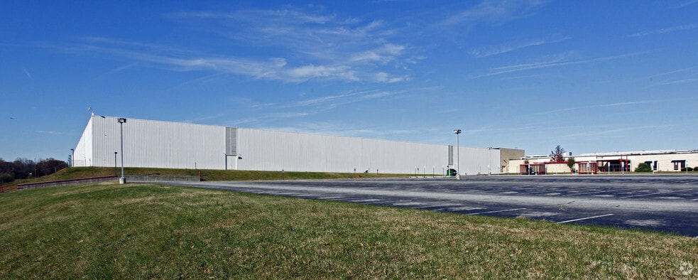 More Photos Of 400 N Woodbury Rd, Pitman Manufacturing For Sale