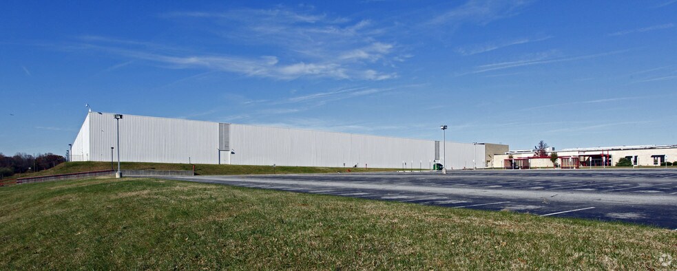 More Photos Of 400 N Woodbury Rd, Pitman Manufacturing For Sale