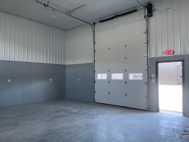 More Photos Of 25 Industrial Tract, Hudson Warehouse For Lease