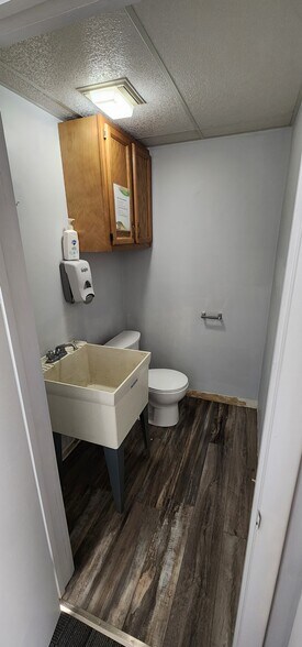 More Photos Of 424 Wentz St, Tiffin Storefront Retail Office For Lease