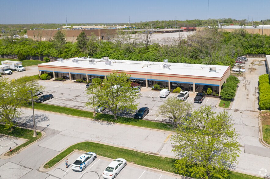 More Photos Of 9570-9588 Marion Rdg, Kansas City Warehouse For Lease