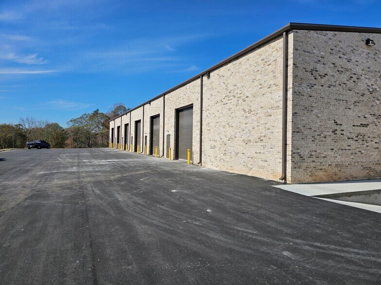 More Photos Of 1667 Broadway Ave, Braselton Warehouse For Lease