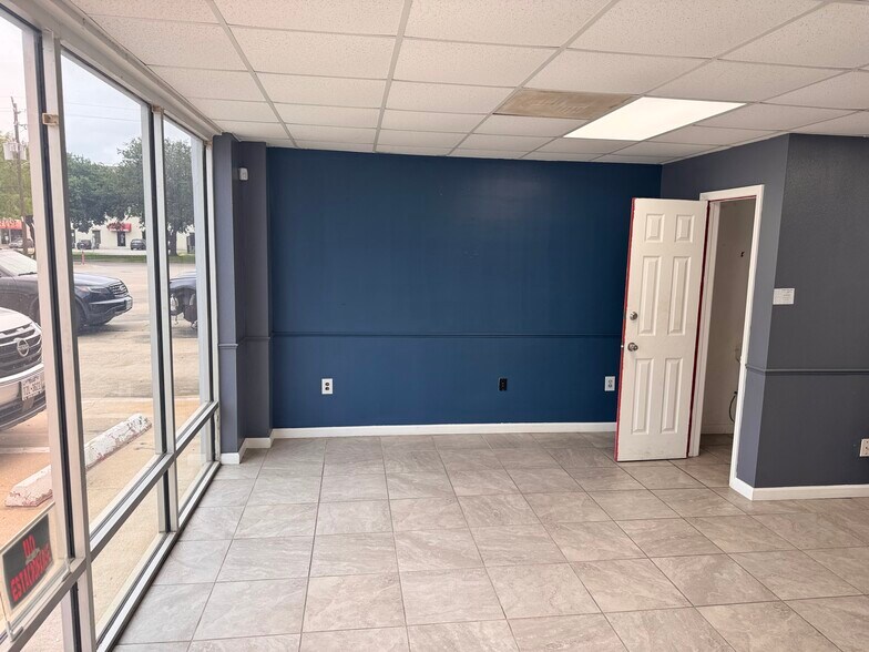 More Photos Of 6261 Richmond Ave, Houston Unknown For Lease