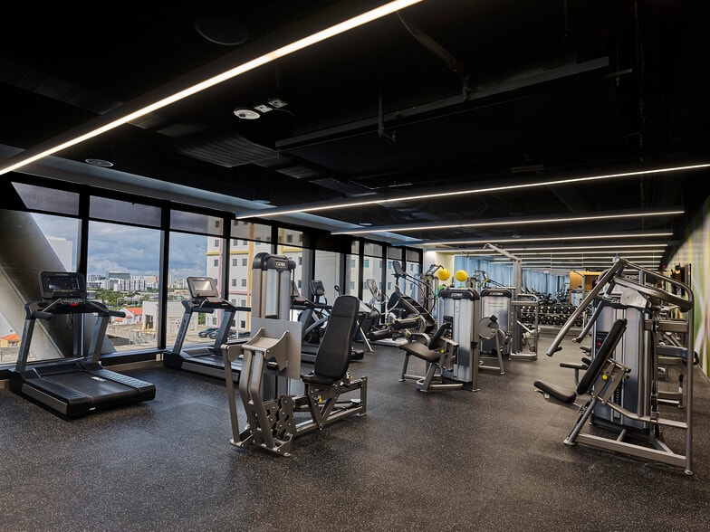 More Photos Of 161 NW 6th St, Miami Unknown For Lease