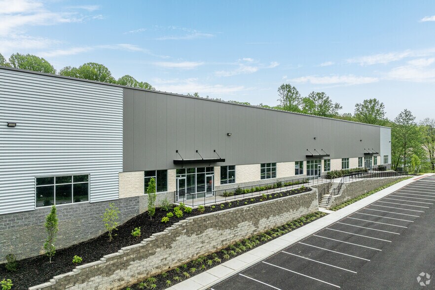 More Photos Of 70 Three Tun Rd, Malvern Light Distribution For Lease