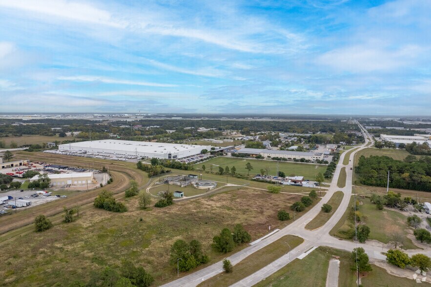 More Photos Of 1805 Greens Rd, Houston Distribution For Lease