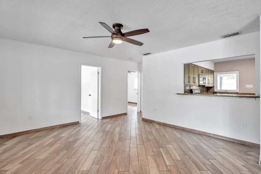 More Photos Of 125 5th Ave N, Safety Harbor Storefront Retail Office For Lease