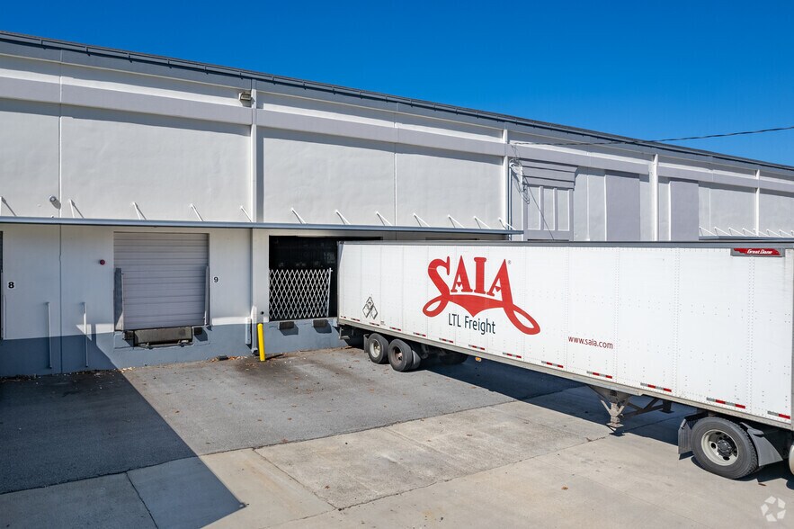 More Photos Of 7575 Ponce de Leon Cir, Atlanta Warehouse For Lease