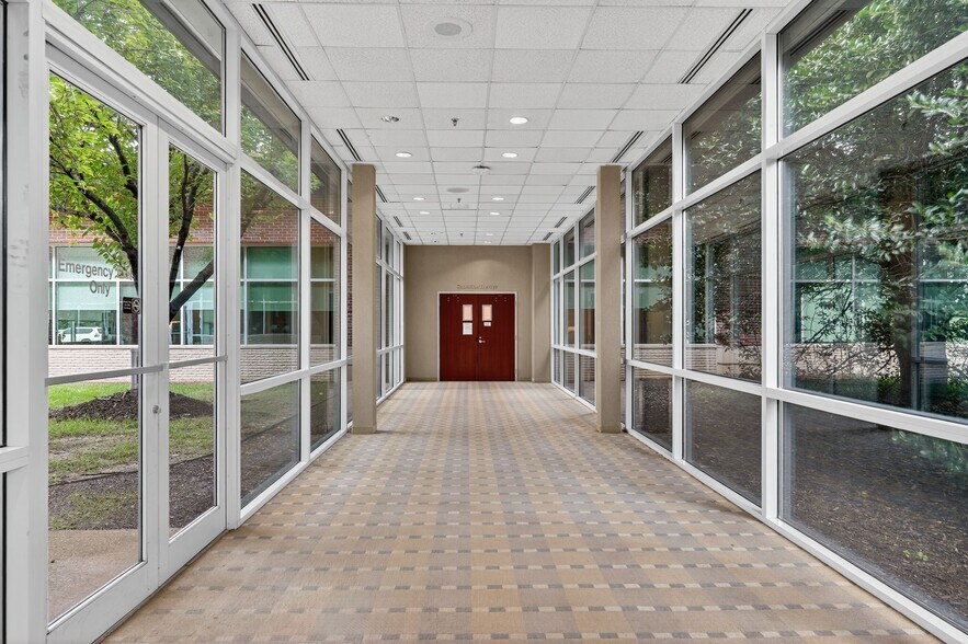 More Photos Of 8220 Meadowbridge Rd, Mechanicsville Medical For Lease