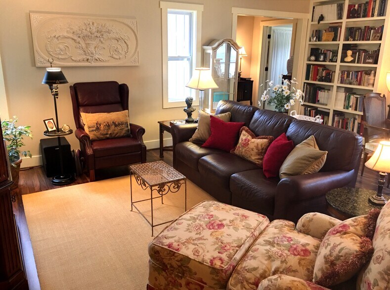 More Photos Of 444 S Beech Mountain Pky, Banner Elk Office For Sale