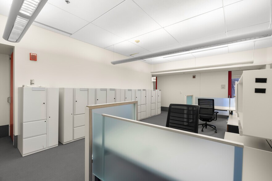 More Photos Of 301 Washington St, Columbus Office For Lease