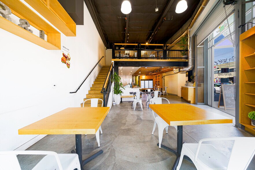More Photos Of 921 Crocker St, Los Angeles Storefront Retail Office For Sale