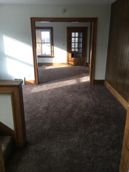 More Photos Of , Bedford Specialty For Sale