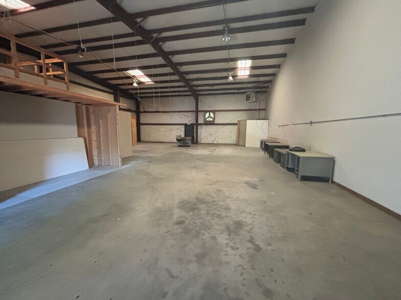 More Photos Of 297 Garlington Rd, Greenville Flex For Sale