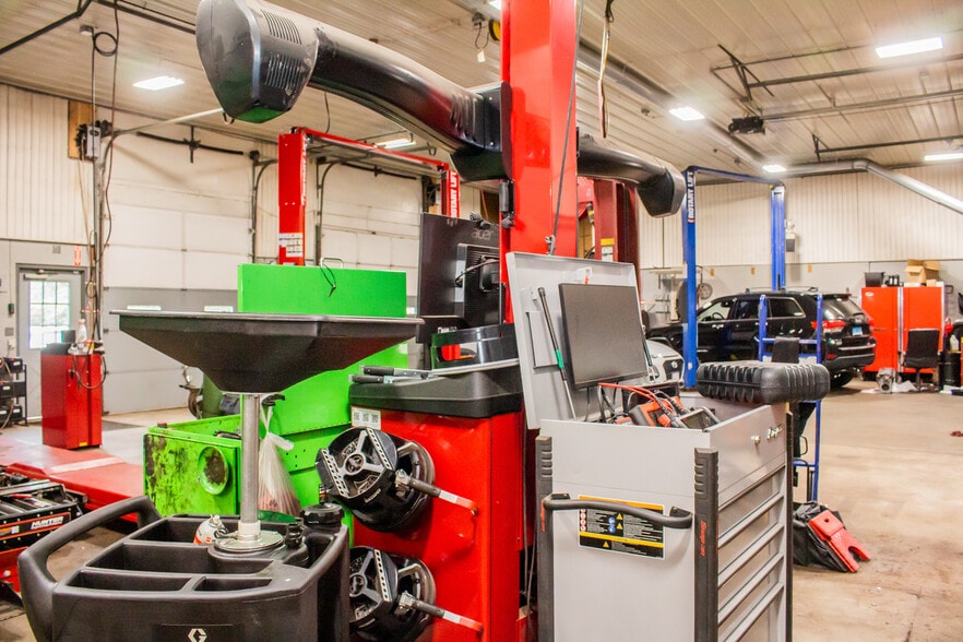 More Photos Of 8 Englewood St, Webster Auto Repair For Sale