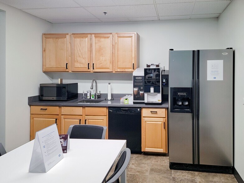 More Photos Of 371 NE Gilman Blvd, Issaquah Coworking Space