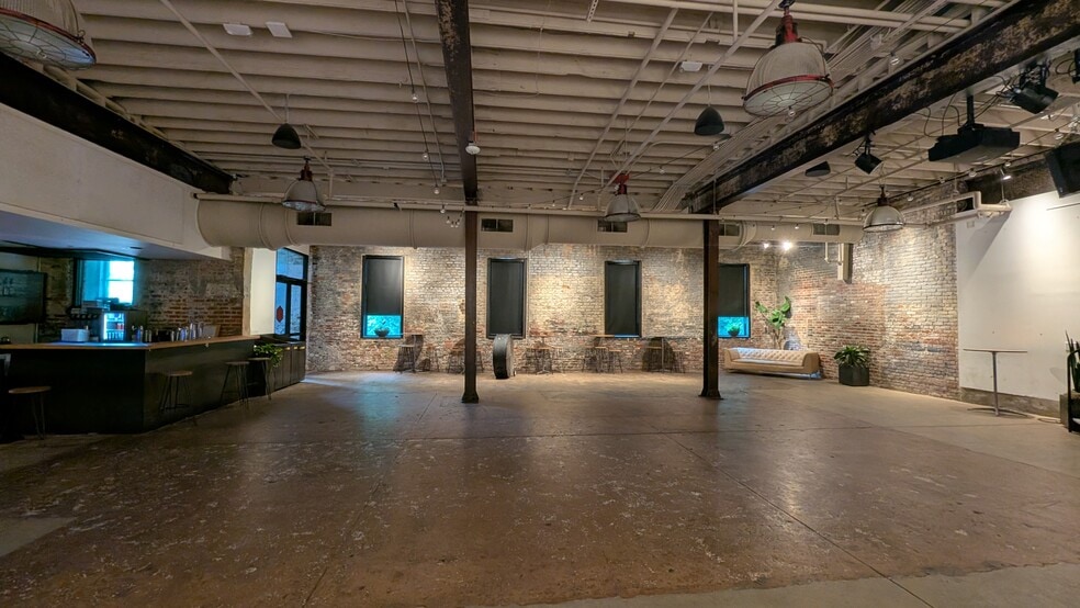 More Photos Of 500 E Davie St, Raleigh Restaurant For Lease