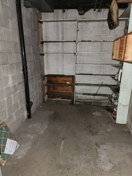 More Photos Of 1301 Lafayette Ave, Moundsville Freestanding For Sale