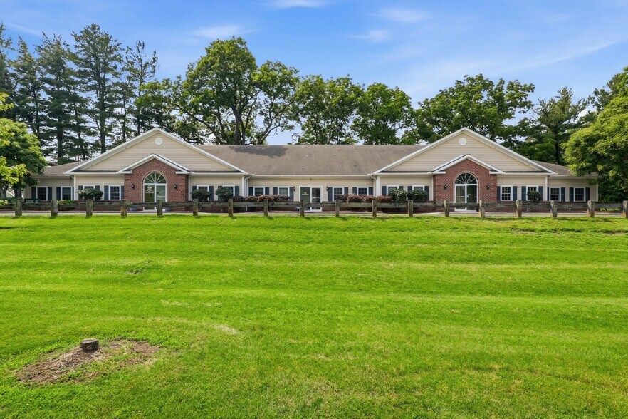 More Photos Of 271 Marsh Rd, Pittsford Office For Lease