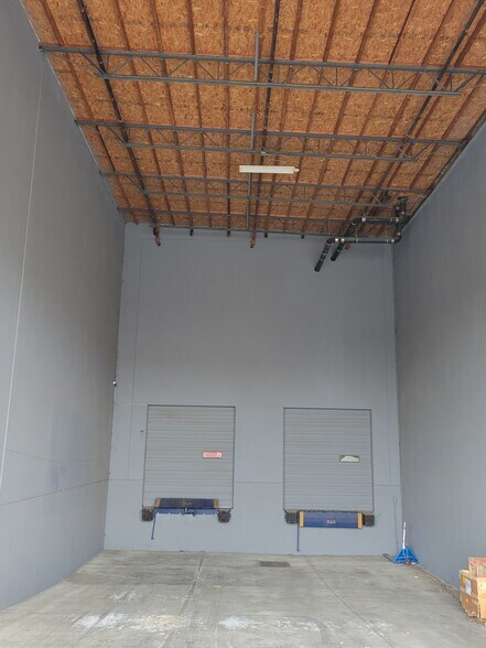 More Photos Of 901 E Cedar St, Ontario Warehouse For Lease