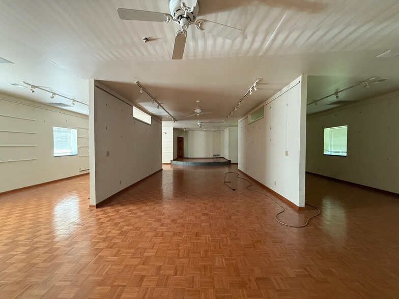 More Photos Of 11107 Thiel St, Saint John Office For Sale