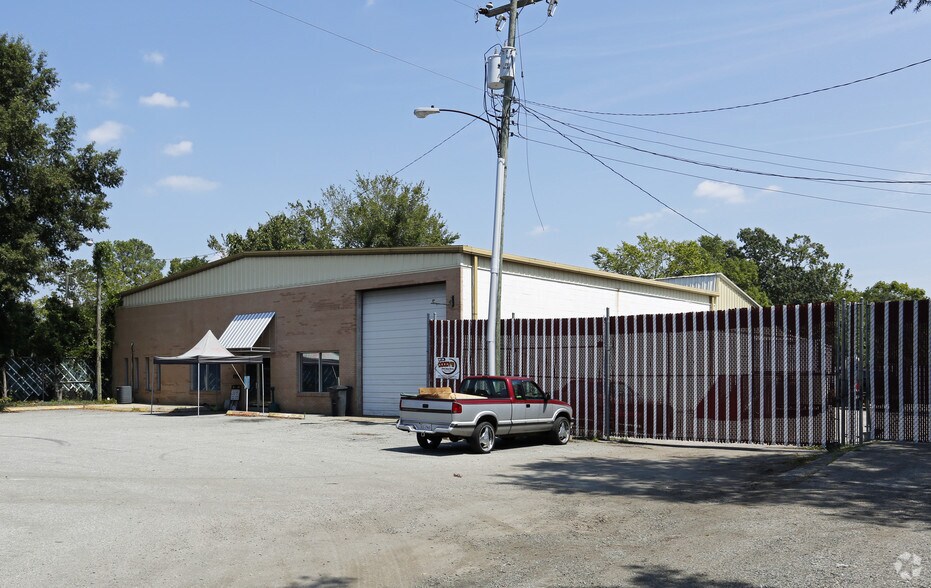 More Photos Of 2100 George Washington Mem Hwy, Yorktown Auto Repair For Sale