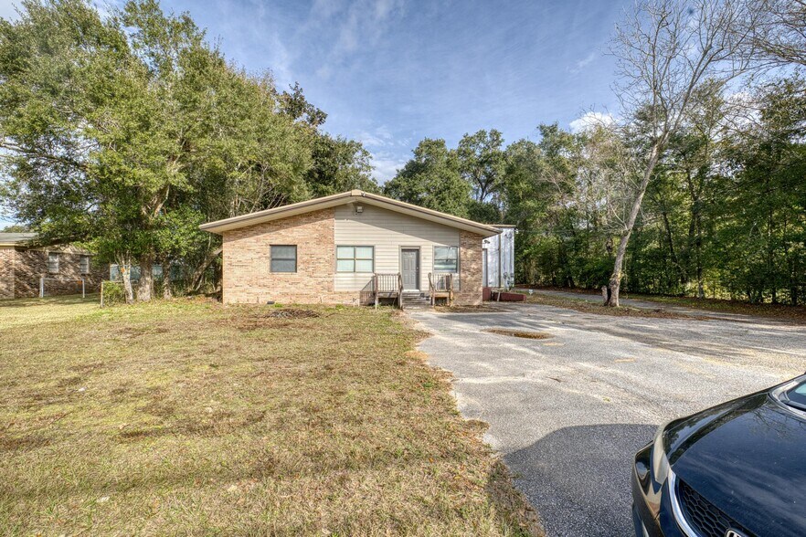 More Photos Of 1014 Creighton Rd, Pensacola Flex For Lease