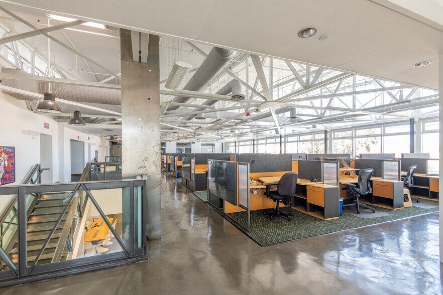 Primary Photo Of 10-20 Liberty Ship Way, Sausalito Light Manufacturing For Lease