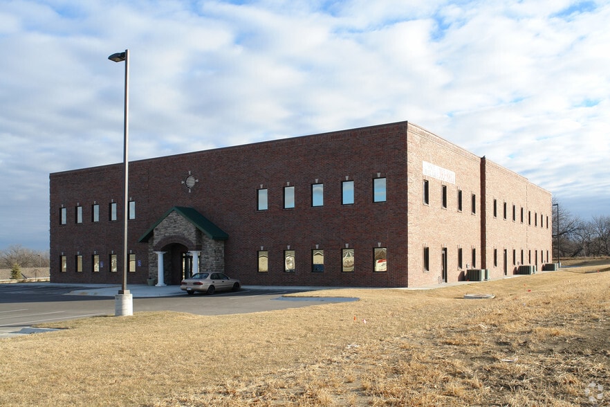 More Photos Of 5005 S 153rd St, Omaha Office For Sale