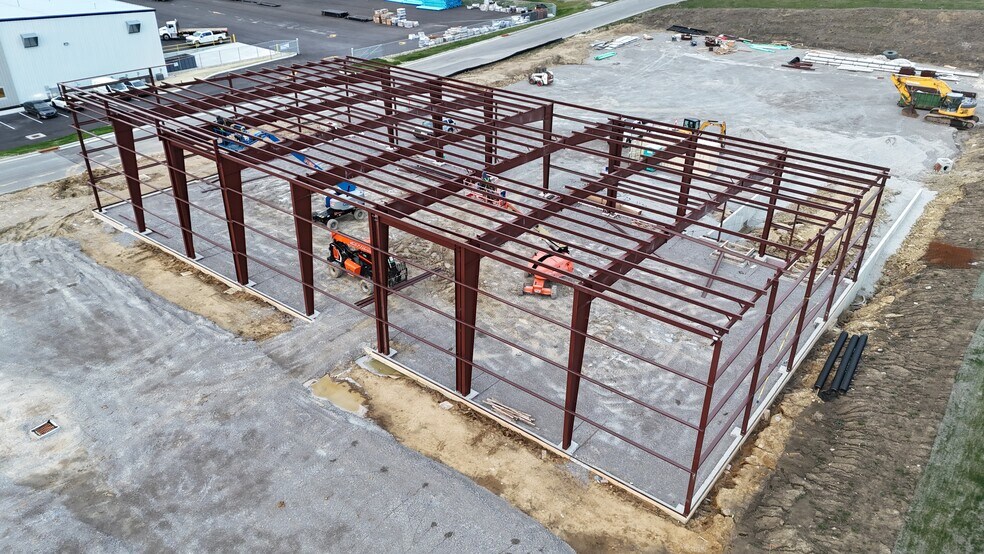 More Photos Of 9381 Seward Rd, Fairfield Warehouse For Lease