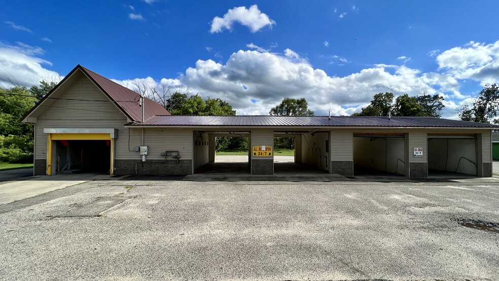 Primary Photo Of 503 W 7th St, Evart Carwash For Sale