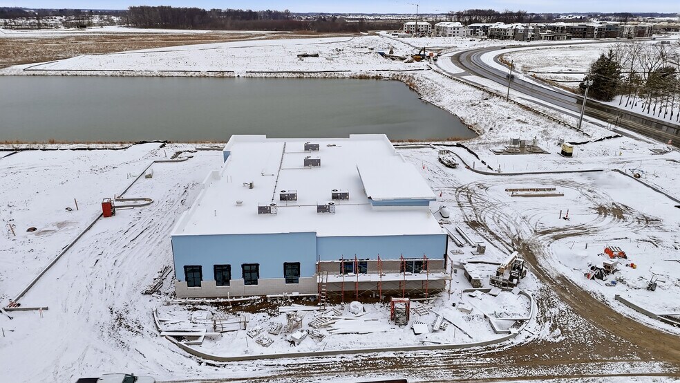 More Photos Of 13675 Brooks School Rd, Noblesville General Retail For Lease