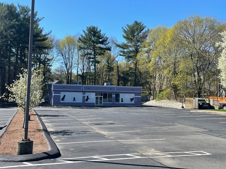 More Photos Of 114R Main St, Kingston Storefront For Lease