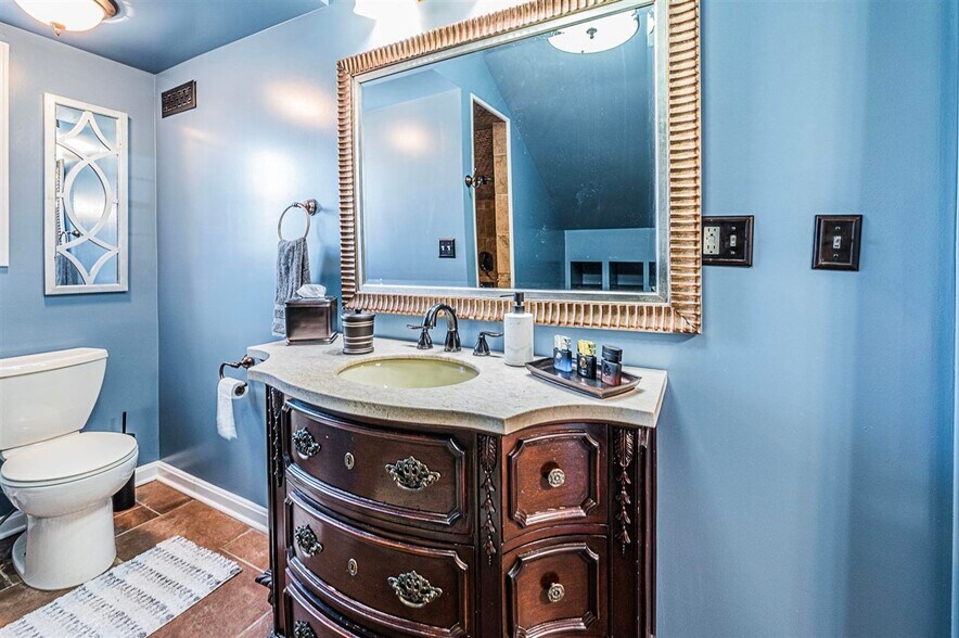 More Photos Of 1128 Magnolia St, Bowling Green Office Residential For Sale