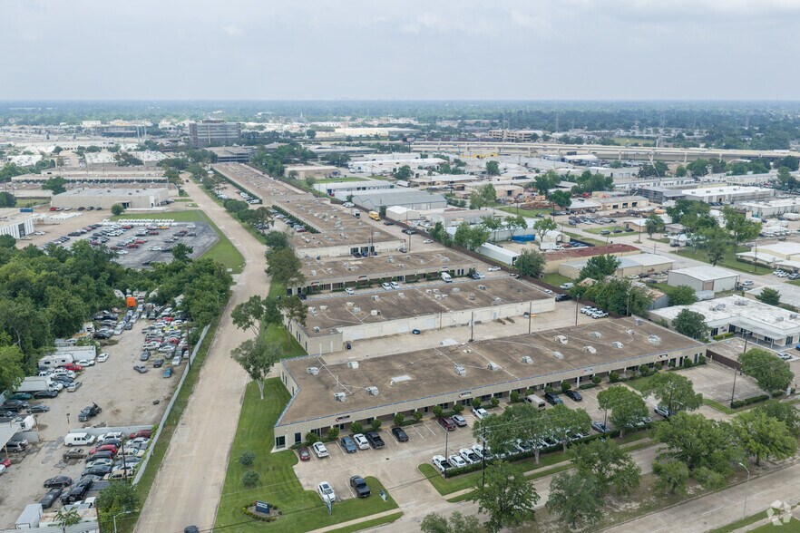 More Photos Of 2500 Central Pky, Houston Unknown For Lease