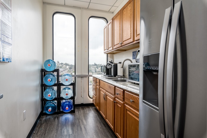 More Photos Of 1910 W Sunset Blvd, Los Angeles Office For Lease