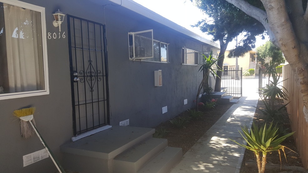 More Photos Of 8016 S Western Ave, Los Angeles Apartments For Sale