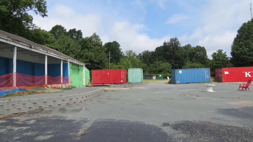 More Photos Of 1725 N Tryon St N, Charlotte Freestanding For Sale