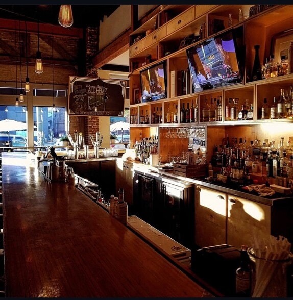 More Photos Of 940-942 S Cooper St, Memphis Storefront For Lease