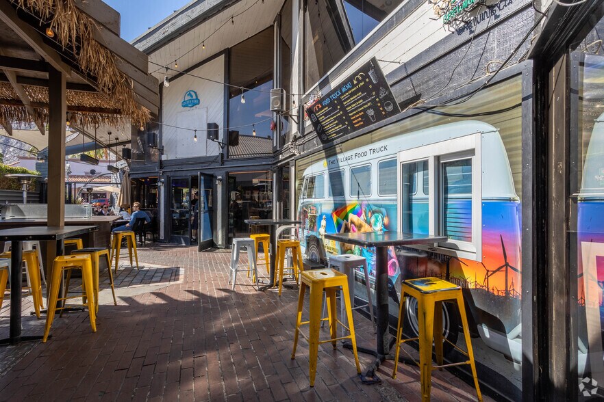 More Photos Of 266 S Palm Canyon Dr, Palm Springs Restaurant For Sale