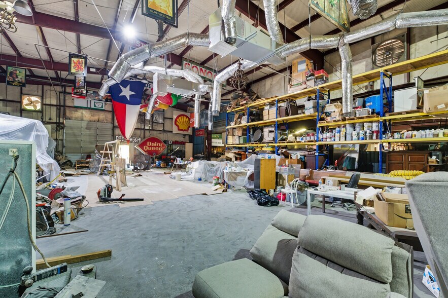 More Photos Of 9129 Irvington Blvd, Houston Warehouse For Sale