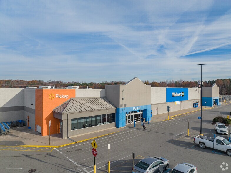 More Photos Of 1500 Armory Dr, Franklin General Retail For Sale